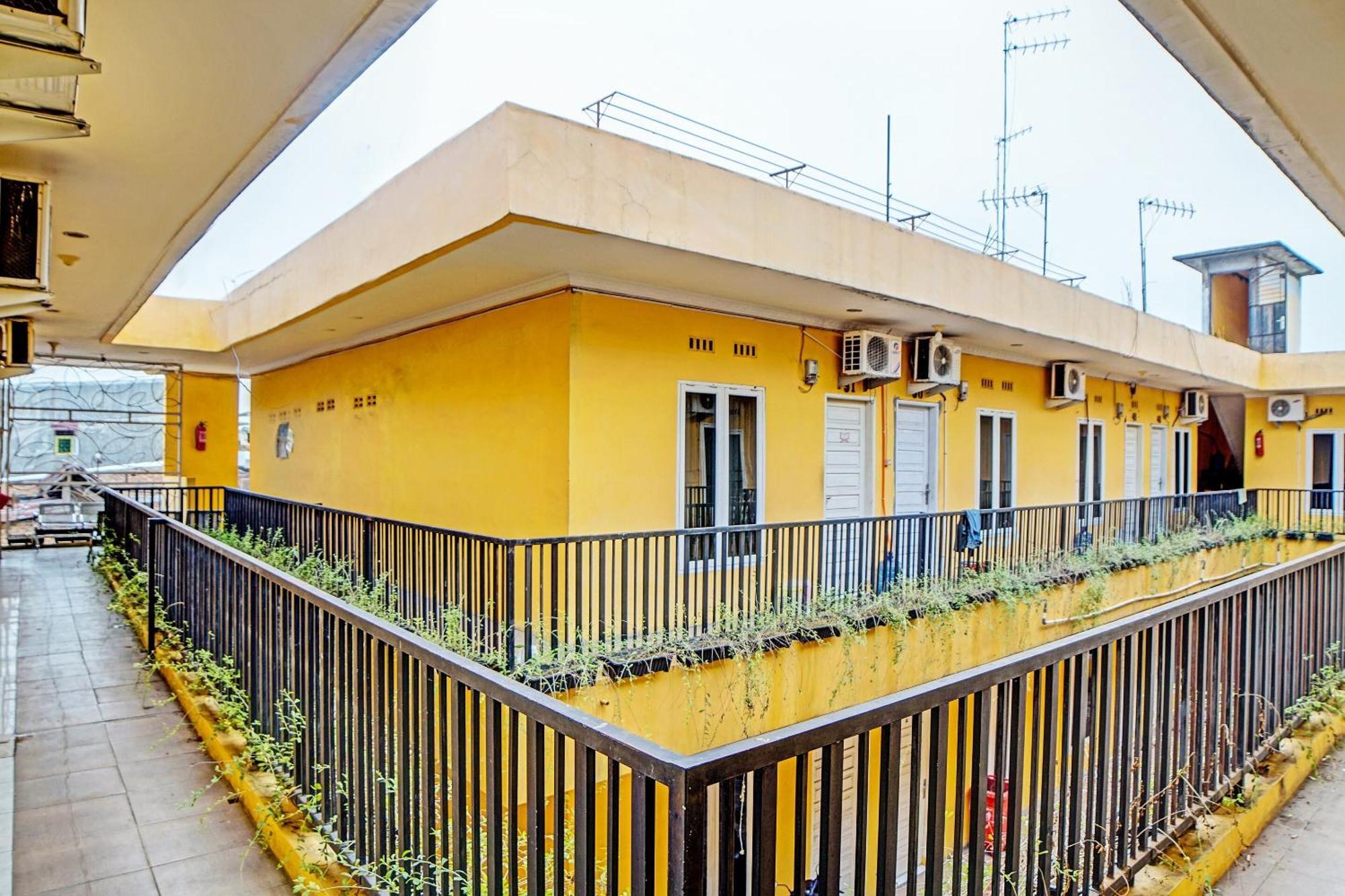 Oyo 91418 Kantil Homestay Syariah Sunggal Exteriér fotografie